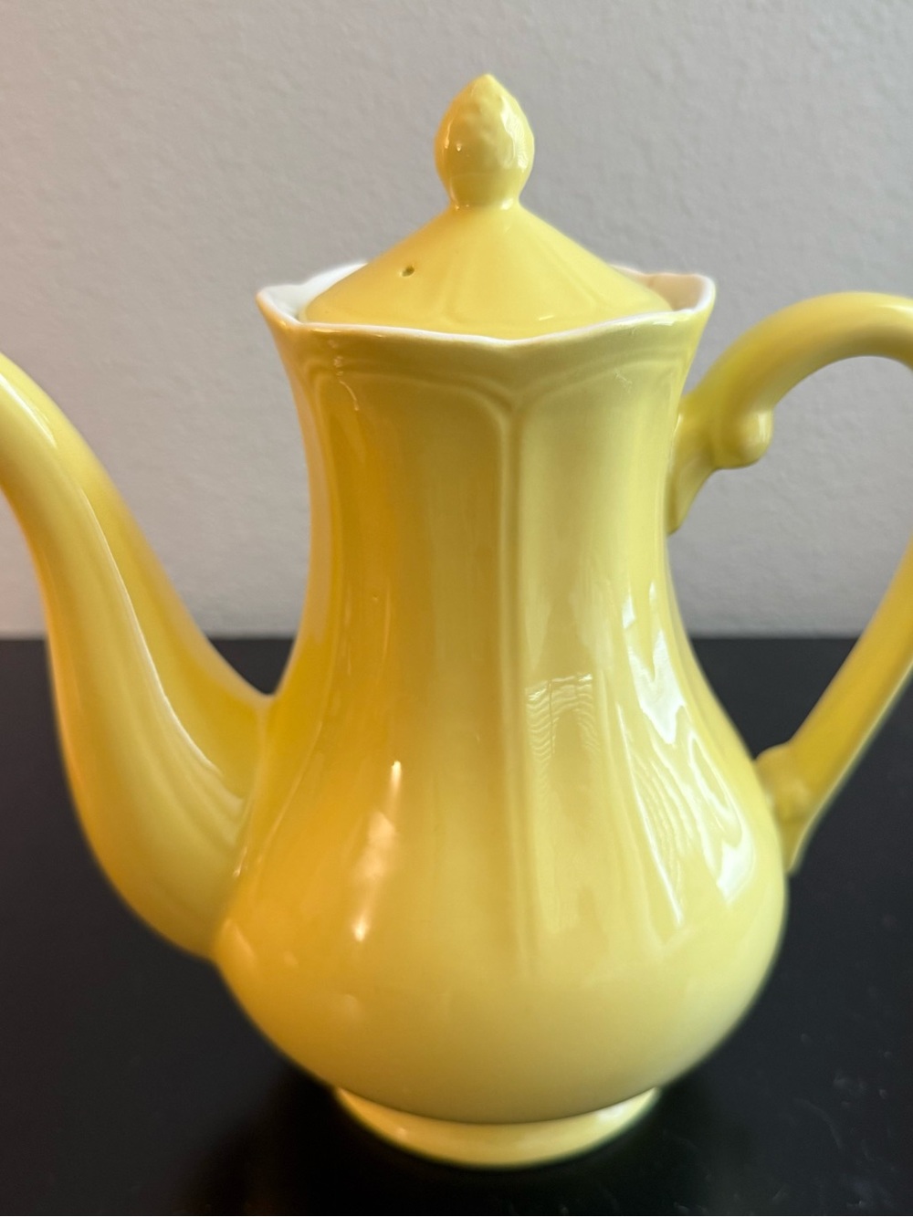 Yellow Ceramic Coffee/Tea Pot with Gloss Glaze